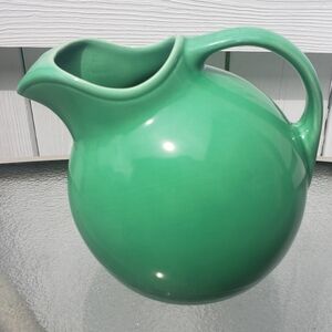 Harlequin by Homer Laughlin Light Green Ball Jug / Water Pitcher with Ice Lip
